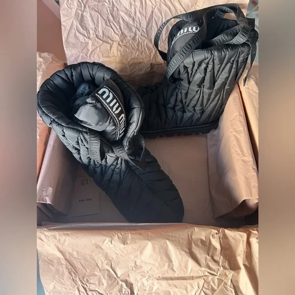 Miu Miu Women’s 35.5 (US 5.5) Matelassé Padded Ankle Boots - Picture 6 of 9